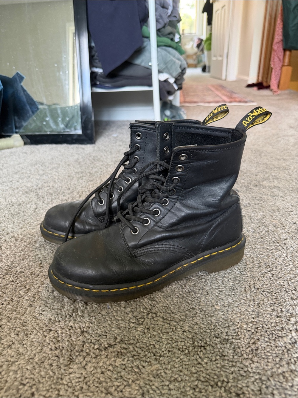 Sz 7 Dr. Martens 1460 Black Leather 8-Eye Lace-Up combat Boots